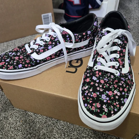 Vans Black Multicolor Floral Sneakers - Picture 2 of 7
